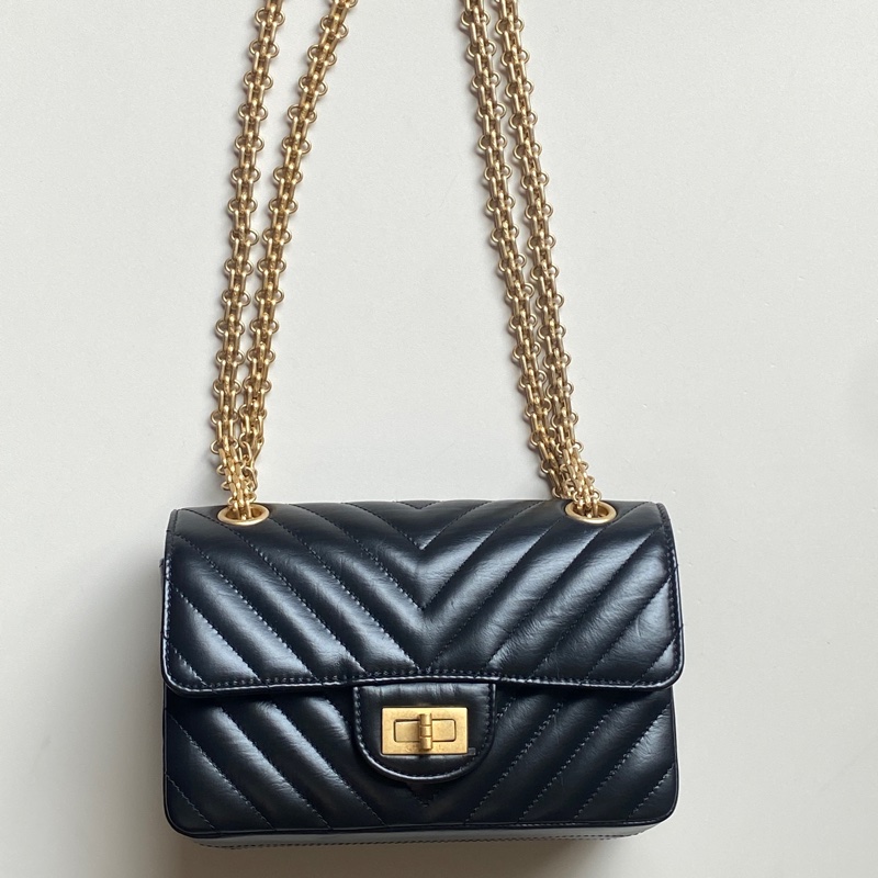 914intheair精品代購『限量品閒置』Chanel 香奈兒 經典黑金牛mini coco 2.55 口蓋包 大mini CF 20cm 山形紋-6