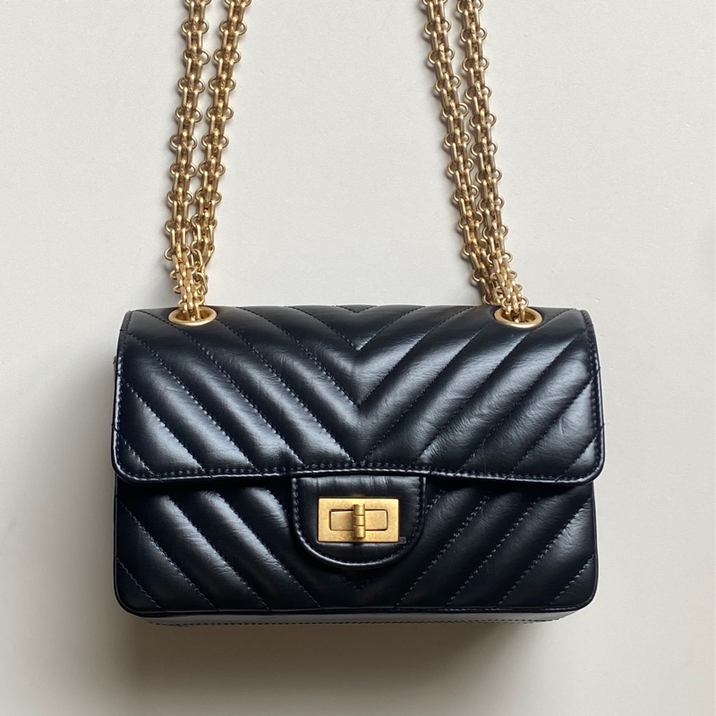 914intheair精品代購『限量品閒置』Chanel 香奈兒 經典黑金牛mini coco 2.55 口蓋包 大mini CF 20cm 山形紋-8