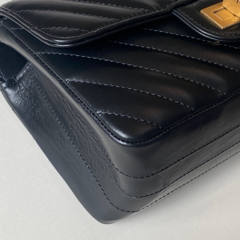 914intheair精品代購『限量品閒置』Chanel 香奈兒 經典黑金牛mini coco 2.55 口蓋包 大mini CF 20cm 山形紋-23