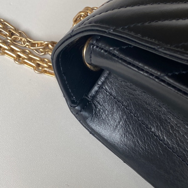 914intheair精品代購『限量品閒置』Chanel 香奈兒 經典黑金牛mini coco 2.55 口蓋包 大mini CF 20cm 山形紋-24