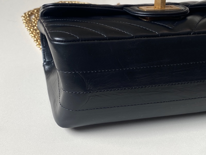 914intheair精品代購『限量品閒置』Chanel 香奈兒 經典黑金牛mini coco 2.55 口蓋包 大mini CF 20cm 山形紋-25