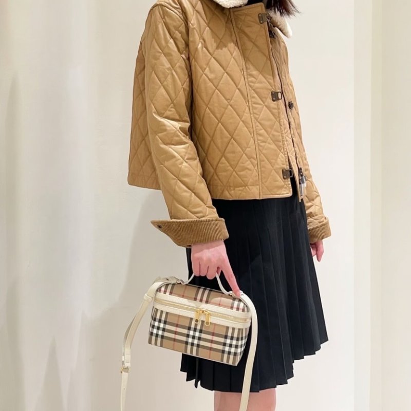 ⏰限時特賣 專櫃4萬4千5🌺Burberry 81251351格紋 Vanity 手提包 典藏米色-8