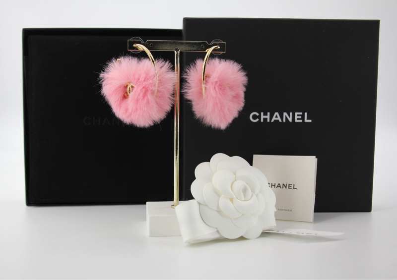 Chanel 24C 毛絨早春度假系列環狀粉紅色耳環-3