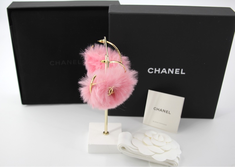 Chanel 24C 毛絨早春度假系列環狀粉紅色耳環-4