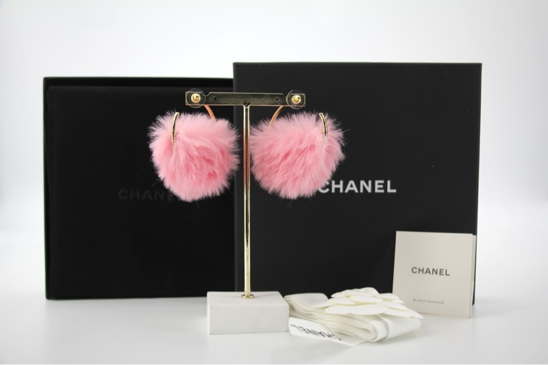 Chanel 24C 毛絨早春度假系列環狀粉紅色耳環-5
