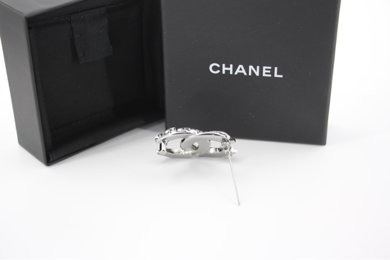 Chanel C21S 水鑽金屬銀色星星扭紋胸針-3