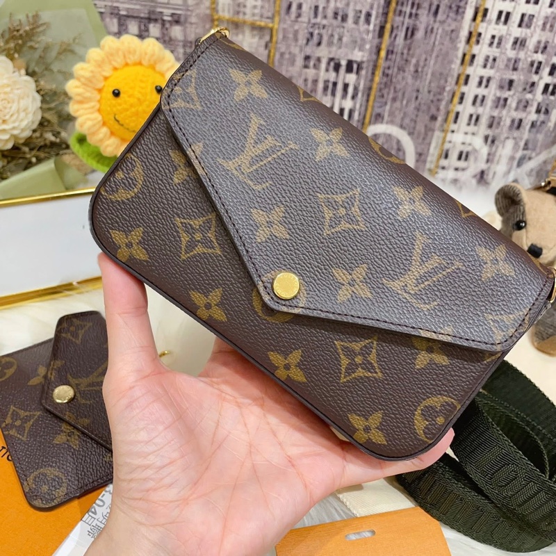 《近全新 》芯片款 經典 M80091 老花三合一綠色背帶 肩背/斜背包-6