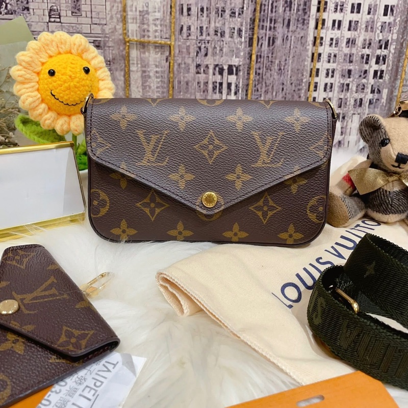 《近全新 》芯片款 經典 M80091 老花三合一綠色背帶 肩背/斜背包-8