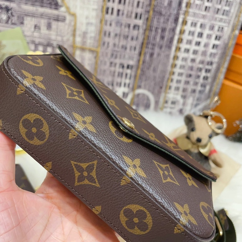 《近全新 》芯片款 經典 M80091 老花三合一綠色背帶 肩背/斜背包-14
