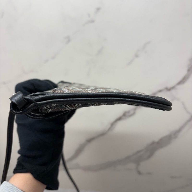 G_oyard Plumet信封包 #黑色 超級難買款♡ 這顆真的不分男女，背起來真的巨好看！-10