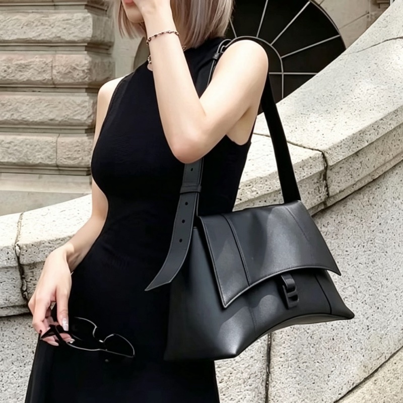 BALENCIAGA巴黎世家全黑downtown單肩斜挎沙漏包-2
