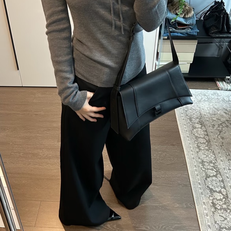 BALENCIAGA巴黎世家全黑downtown單肩斜挎沙漏包-5