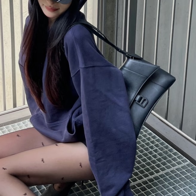 BALENCIAGA巴黎世家全黑downtown單肩斜挎沙漏包-7