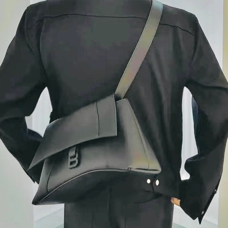 BALENCIAGA巴黎世家全黑downtown單肩斜挎沙漏包-19