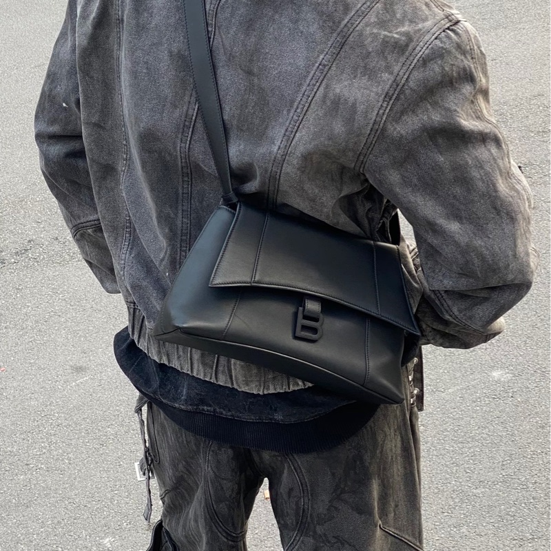 BALENCIAGA巴黎世家全黑downtown單肩斜挎沙漏包-30