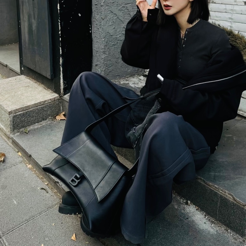 BALENCIAGA巴黎世家全黑downtown單肩斜挎沙漏包-33