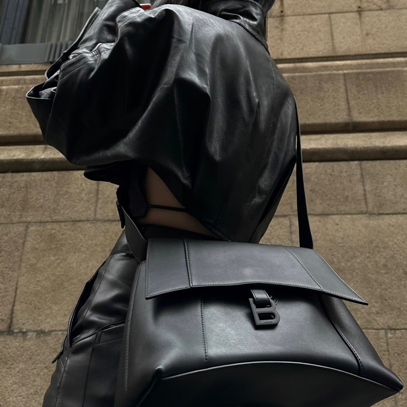 BALENCIAGA巴黎世家全黑downtown單肩斜挎沙漏包-38