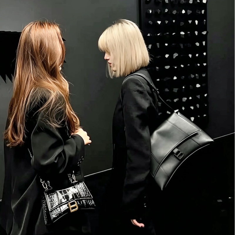 BALENCIAGA巴黎世家全黑downtown單肩斜挎沙漏包-39