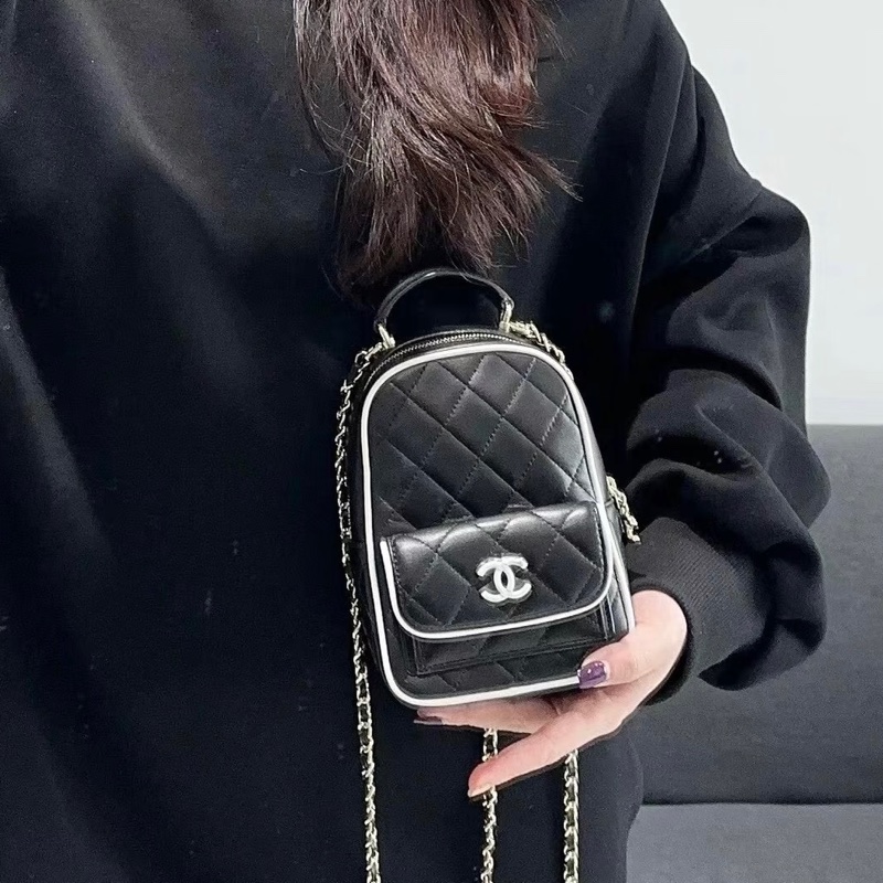 美神降臨✨99新🆕Chanel香奈兒25年新款黑白漫畫小書包單肩斜挎包-1