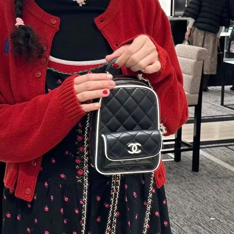 美神降臨✨99新🆕Chanel香奈兒25年新款黑白漫畫小書包單肩斜挎包-2