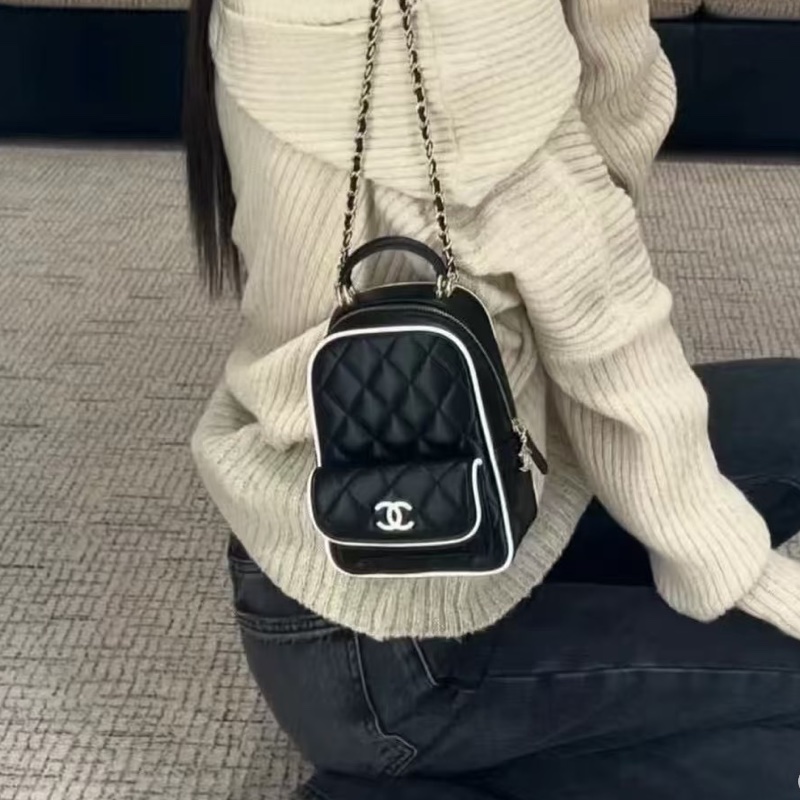 美神降臨✨99新🆕Chanel香奈兒25年新款黑白漫畫小書包單肩斜挎包-6
