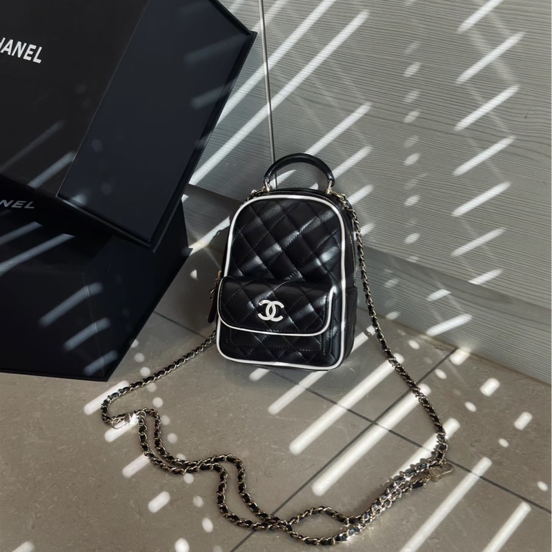 美神降臨✨99新🆕Chanel香奈兒25年新款黑白漫畫小書包單肩斜挎包-8