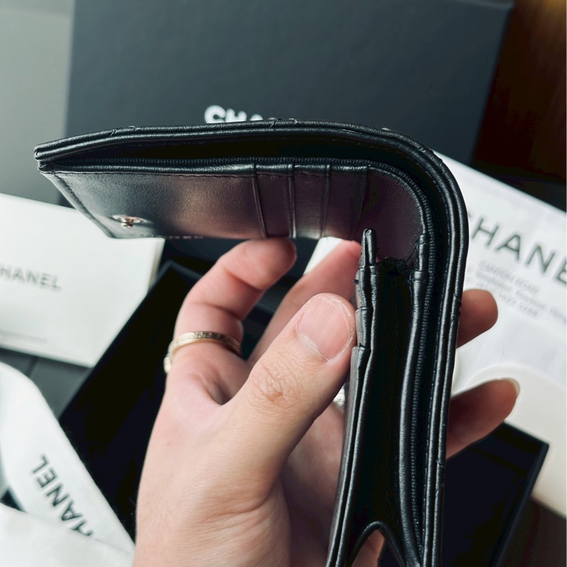 發財必入🤑99新🆕Chanel香奈兒soblack全黑菱格短夾錢包零錢包-8