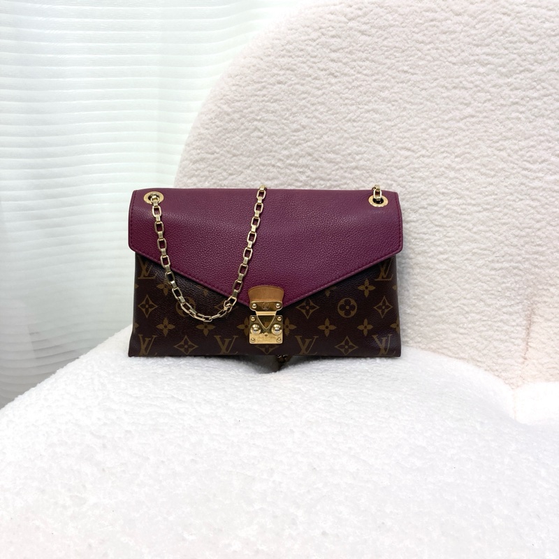 LV 路易威登原花拼紫紅牛皮S LOCK信封鏈條包撞色設計 M41200-2