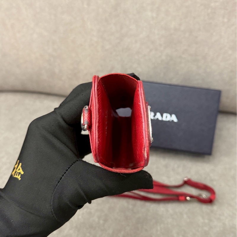 PRADA紅色掛繩小包-3