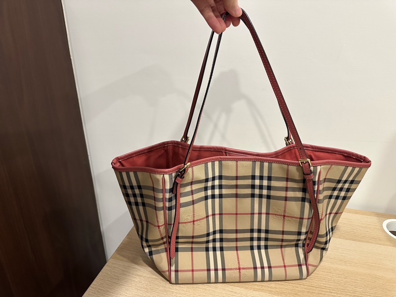 BURBERRY-經典格紋托特包-9