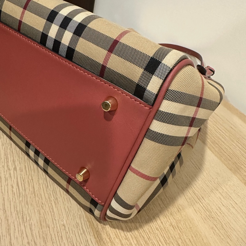 BURBERRY-經典格紋托特包-13
