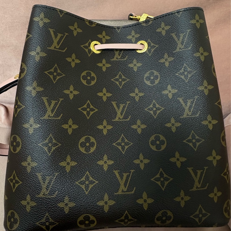 Louis Vuitton NeoNoe MM 經典老花水桶包（粉色拼皮）-1