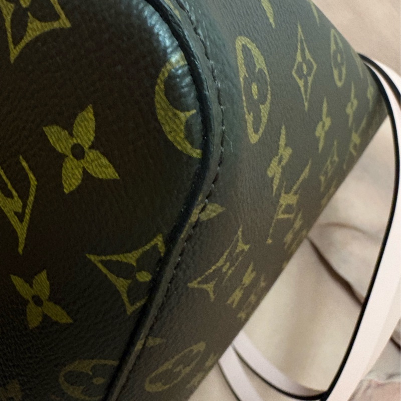 Louis Vuitton NeoNoe MM 經典老花水桶包（粉色拼皮）-9