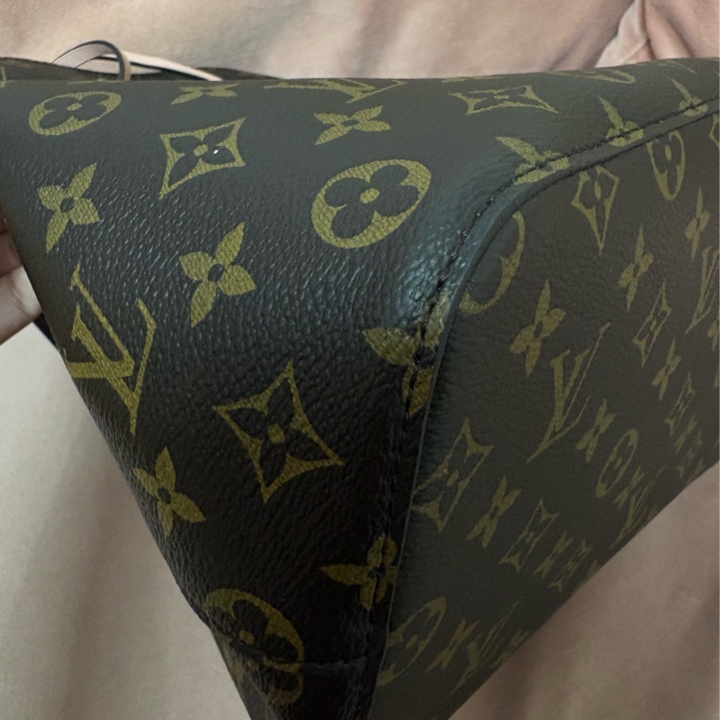 Louis Vuitton NeoNoe MM 經典老花水桶包（粉色拼皮）-11