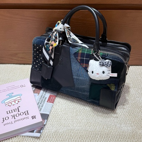 LOEWE /羅意威 CDG聯名amazona保齡球 牛仔拼布的設計 底長35cm左右