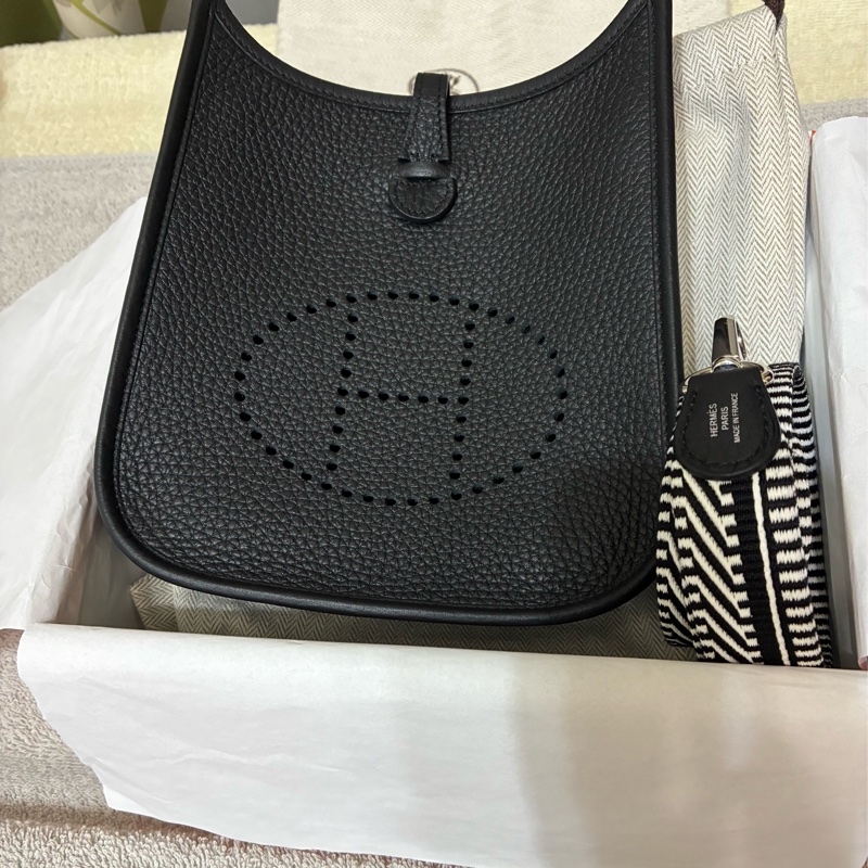 Hermes mini evelyne 16 黑色銀扣 K刻 黑白編織背帶-0