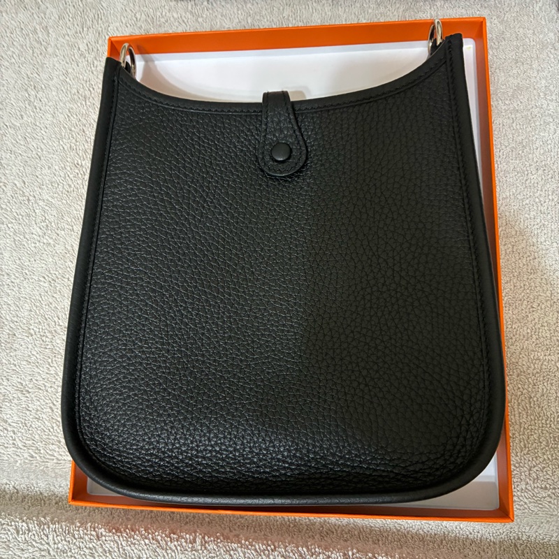 Hermes mini evelyne 16 黑色銀扣 K刻 黑白編織背帶-2