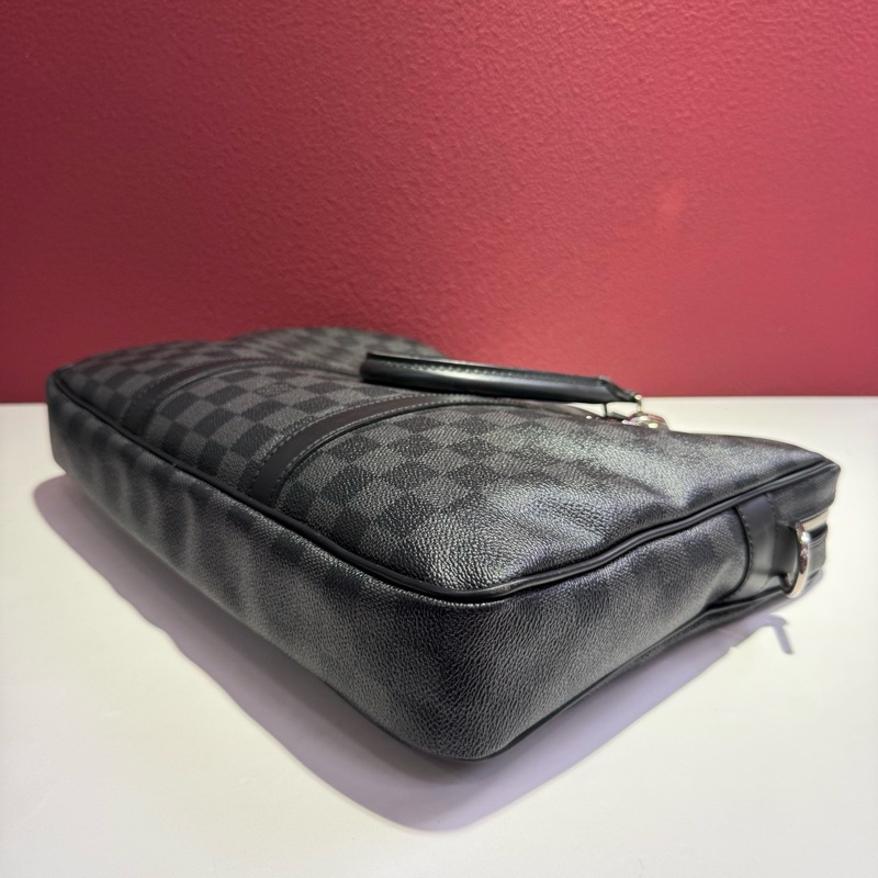 路易威登/Louis Vuitton Voyaga 經典棋盤格 黑色公文包 手提包 無肩帶  尺寸：36*6*27 cm 。-6