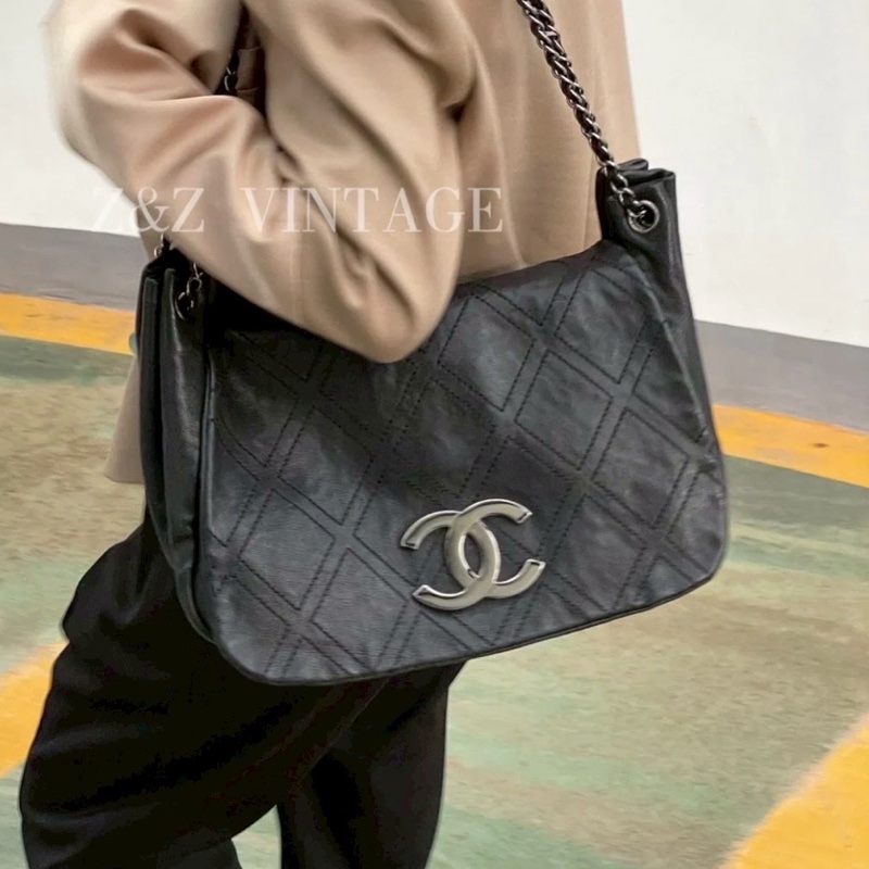 💎Chanel｜黑銀黑皮帆蓋hobo｜機場系列-0