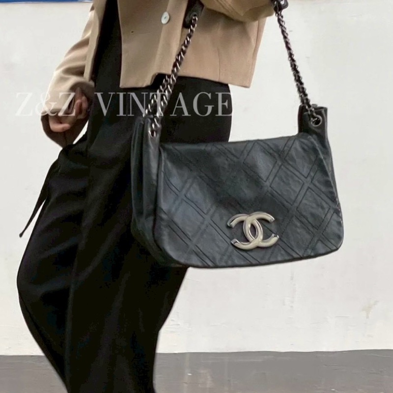 💎Chanel｜黑銀黑皮帆蓋hobo｜機場系列-1