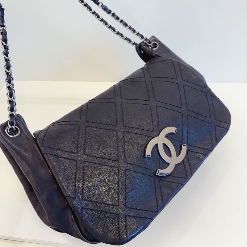 💎Chanel｜黑銀黑皮帆蓋hobo｜機場系列-9
