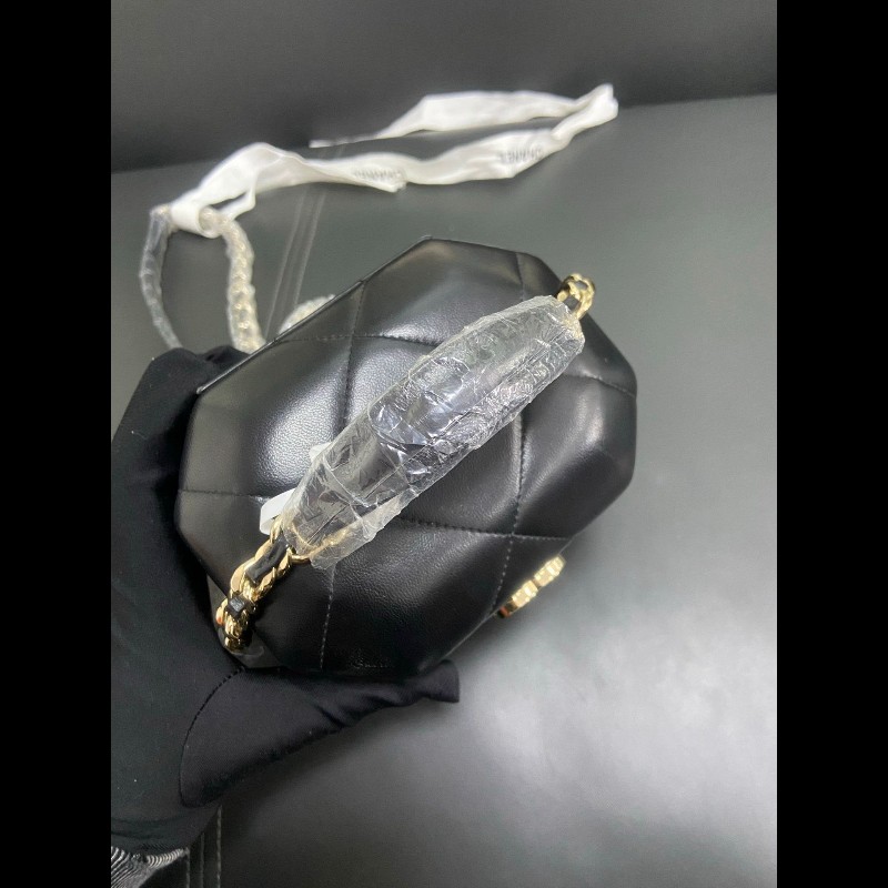 Chanel 21 limited edition 
限定黑色八角月光寶盒-9
