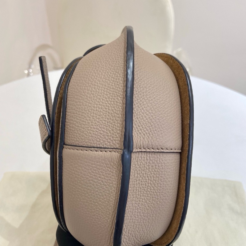 LOEWE羅意威 Gate mini蝴蝶結牛皮燕麥色馬鞍包  2021 尺寸：21*9.5*12.5 附件：塵袋。-4