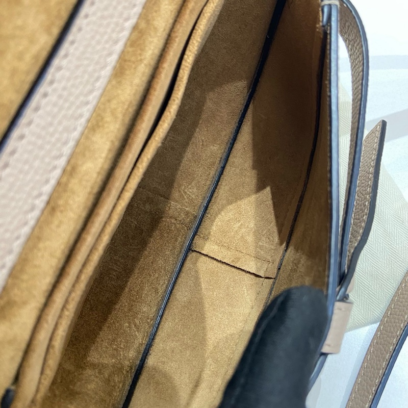 LOEWE羅意威 Gate mini蝴蝶結牛皮燕麥色馬鞍包  2021 尺寸：21*9.5*12.5 附件：塵袋。-6