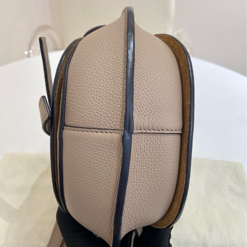 LOEWE羅意威 Gate mini蝴蝶結牛皮燕麥色馬鞍包  2021 尺寸：21*9.5*12.5 附件：塵袋。-7