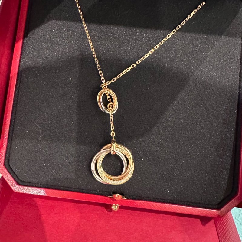 Cartier Trinity 三環18K金項鍊-44顆圓形明亮式切割鑽石，總重0.35克拉-1