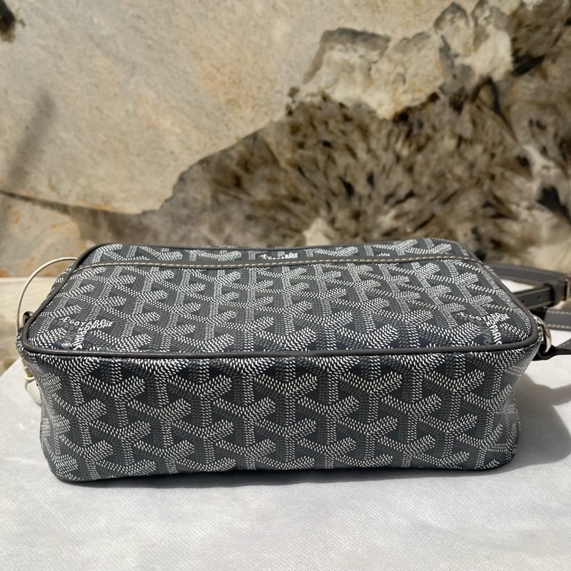 Goyard 灰 PVC斜背相機包-1