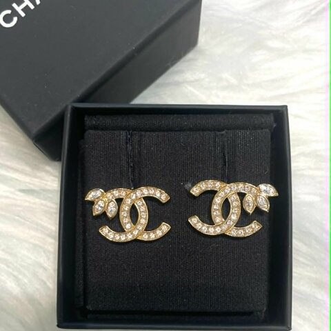 CHANEL 雙C造型耳環 淡金