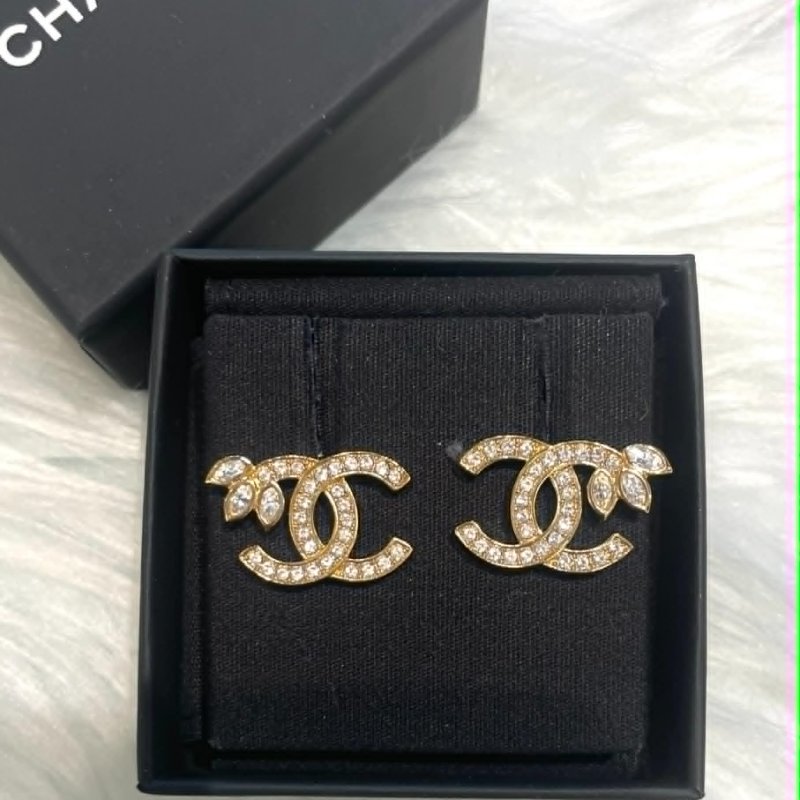 CHANEL 雙C造型耳環 淡金-0