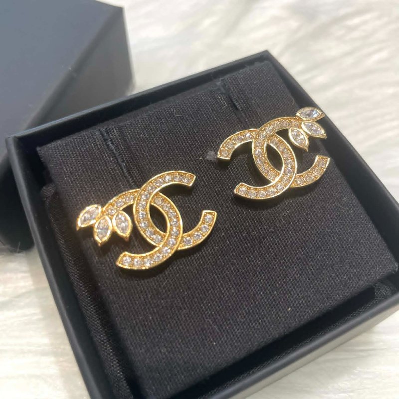 CHANEL 雙C造型耳環 淡金-4